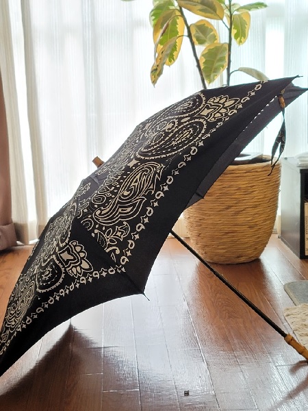 ”可愛げ”で選んだ日傘が寿命を迎え、最強UVカットの傘にのりかえる